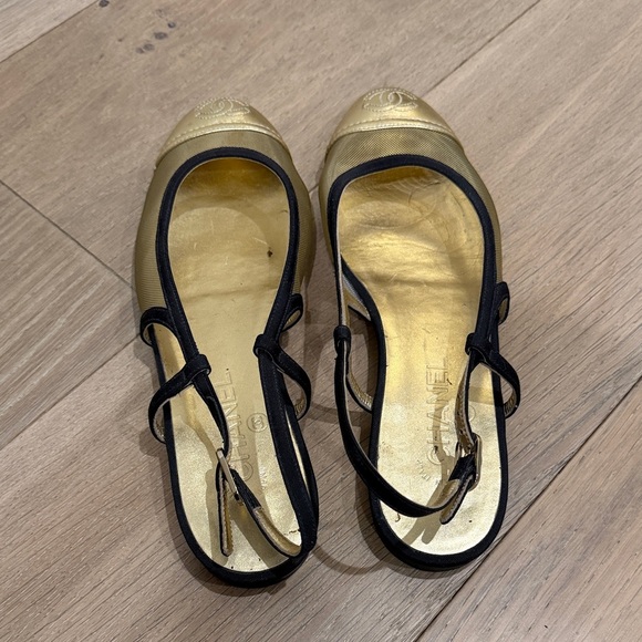 CHANEL Women's Gold and Black Flats - Picture 2 of 4